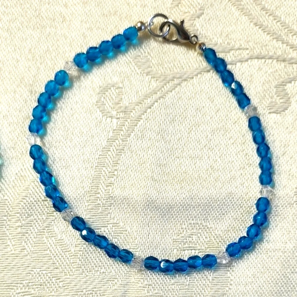 Chic Capri Blue Crystal Beaded Bracelet!